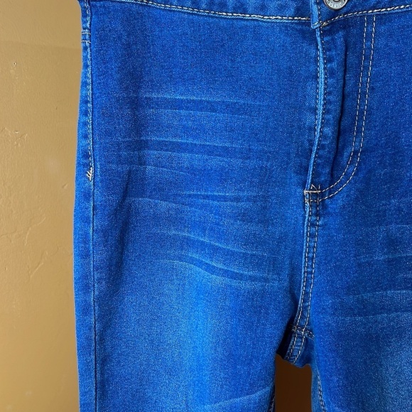 Almost Famous Juniors' High-Rise Destructed Skinny Jeans Size 3 - Picture 5 of 11